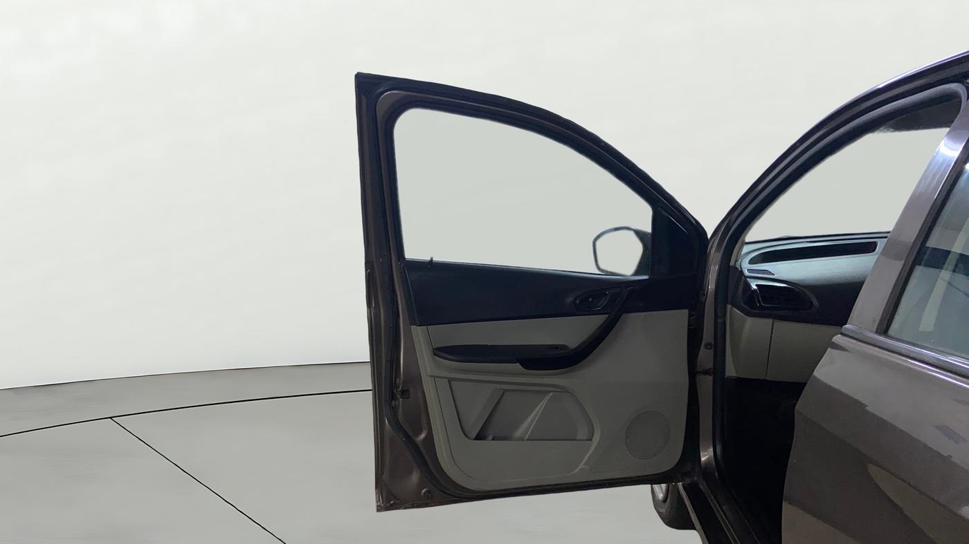 2018 Tata Tiago XT PETROL, CNG, Manual, 61,356 km, LHS Front Door