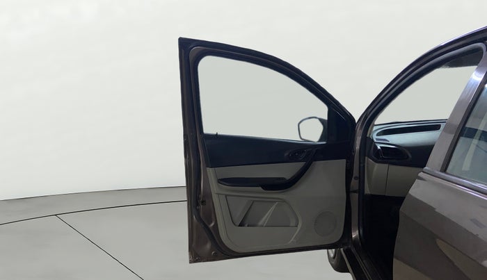 2018 Tata Tiago XT PETROL, CNG, Manual, 61,356 km, LHS Front Door