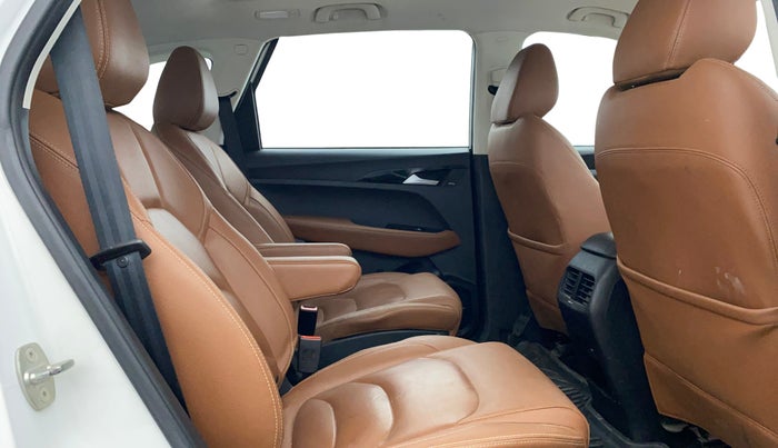 2022 MG HECTOR PLUS SHARP 2.0 DIESEL TURBO MT 6-STR, Diesel, Manual, 47,099 km, Right Side Rear Door Cabin