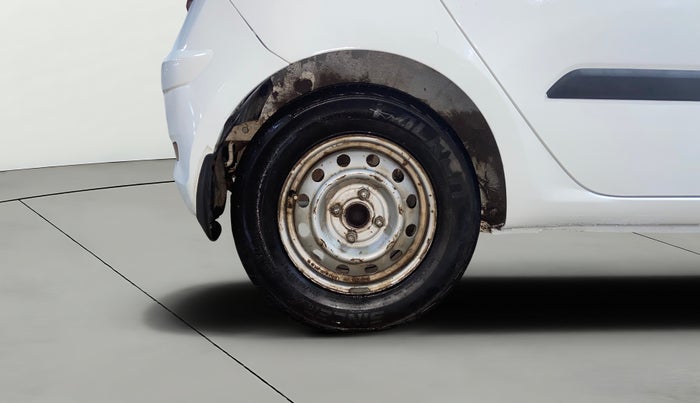 2013 Hyundai i10 ERA 1.1, CNG, Manual, 88,624 km, Right Rear Wheel