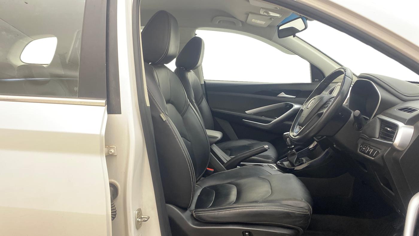 2020 MG HECTOR SMART HYBRID 1.5 PETROL, Petrol, Manual, 89,183 km, Right Side Front Door Cabin