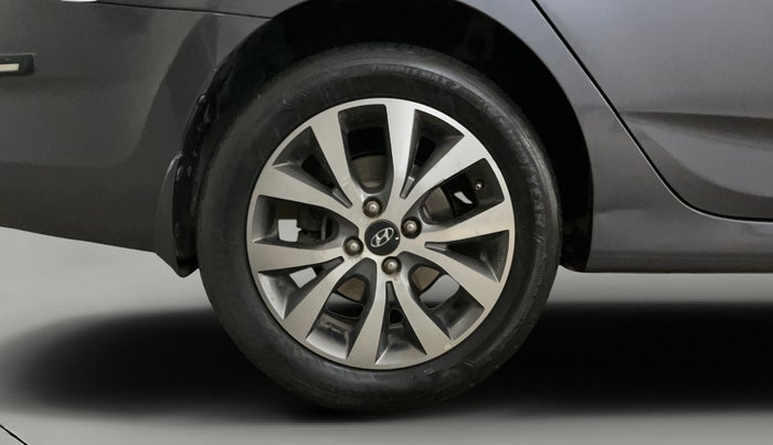 2014 Hyundai Verna FLUIDIC 1.6 VTVT SX, Petrol, Manual, 64,978 km, Right Rear Wheel