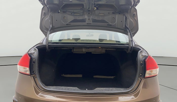 2016 Maruti Ciaz VXI+, Petrol, Manual, 1,34,667 km, Boot Open Zoomed View