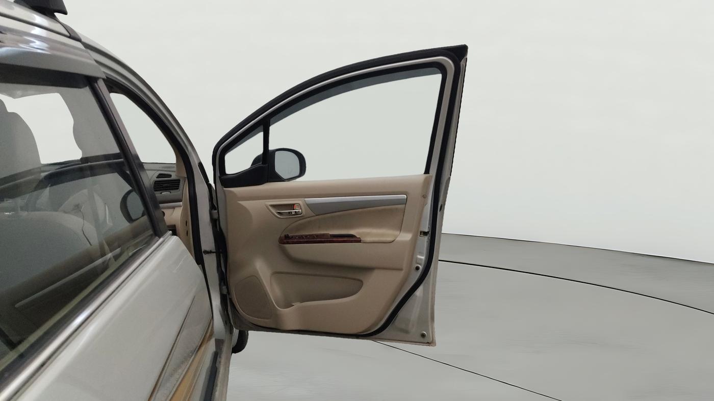 2017 Maruti Ertiga ZDI + SHVS, Diesel, Manual, 49,592 km, RHS Front Door