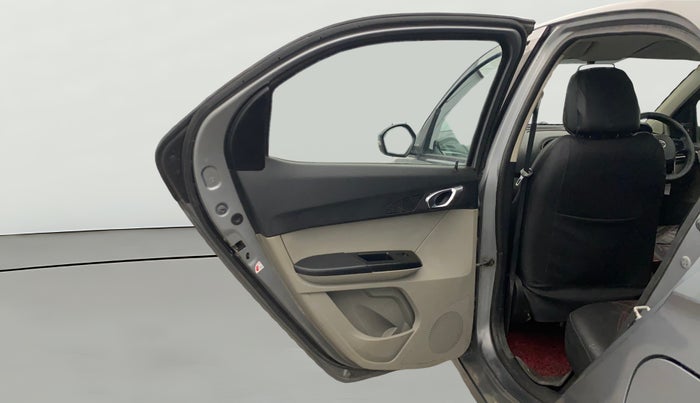 2018 Tata Tiago XZ PETROL, Petrol, Manual, 1,17,170 km, LHS Rear Door
