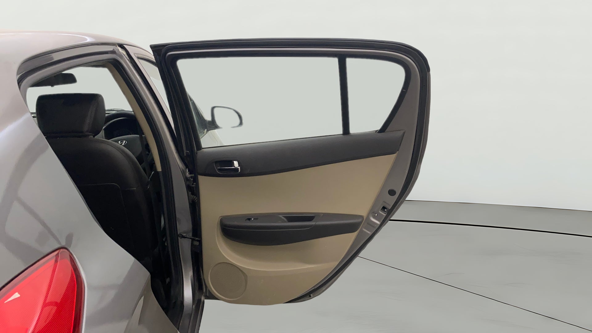 camera-RHS-Rear-Door