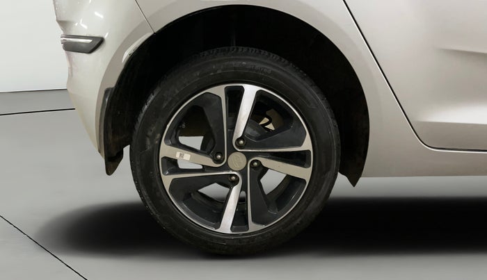 2020 Tata ALTROZ XZ PETROL, Petrol, Manual, 14,493 km, Right Rear Wheel