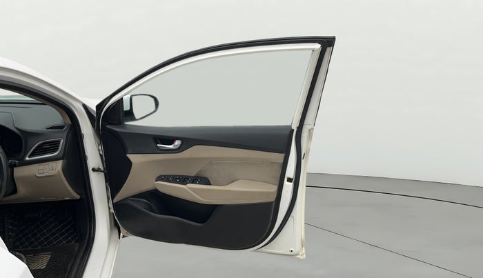 2019 Hyundai Verna 1.6 VTVT SX + AT, Petrol, Automatic, 51,901 km, RHS Front Door