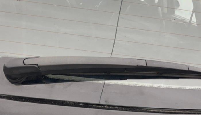 2023 KIA CARENS PRESTIGE PLUS 1.5 PETROL IMT 7 STR, Petrol, Manual, 48,381 km, Rear Wiper