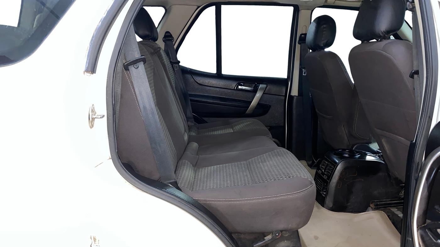 2017 Tata Safari Storme 2.2 EX 4X2, Diesel, Manual, 95,187 km, Right Side Rear Door Cabin