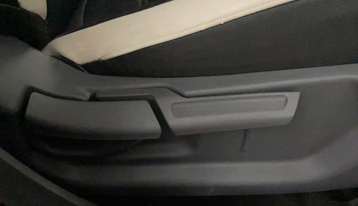 2020 Hyundai GRAND I10 NIOS SPORTZ 1.2 KAPPA VTVT, Petrol, Manual, 26,397 km, Driver Side Adjustment Panel