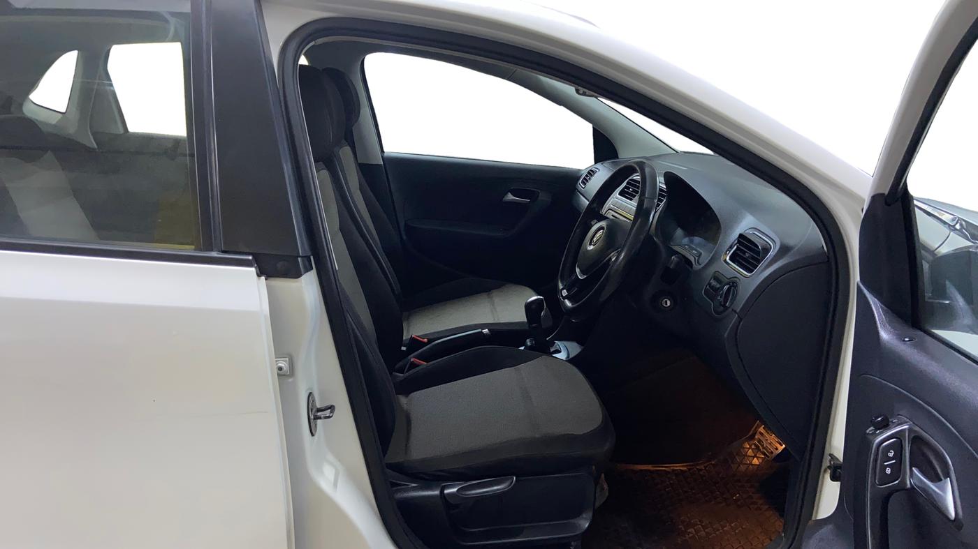 2017 Volkswagen Polo GT TSI AT, Petrol, Automatic, 66,547 km, Right Side Front Door Cabin