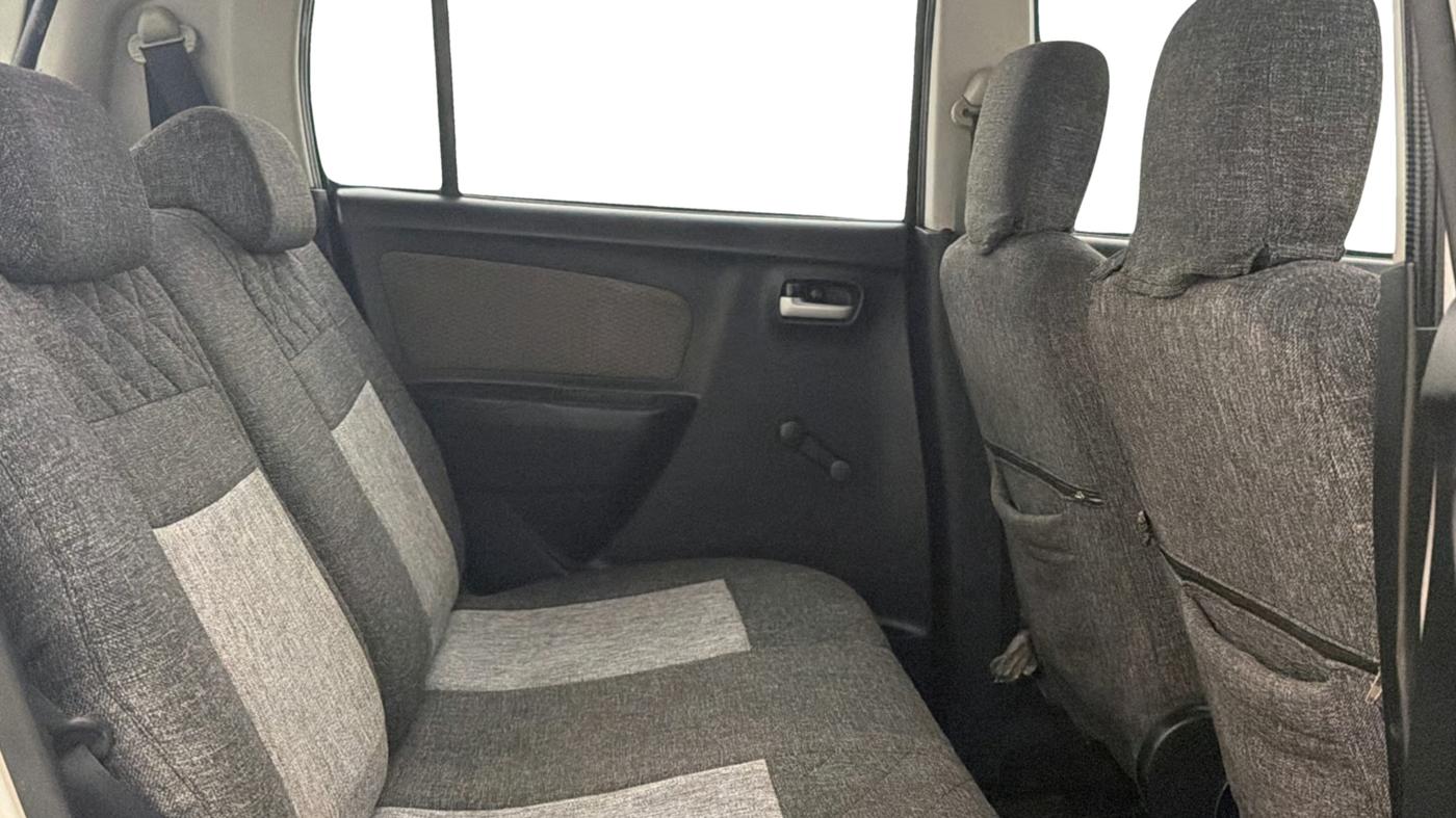 2015 Maruti Wagon R 1.0 LXI, Petrol, Manual, 60,363 km, Right Side Rear Door Cabin