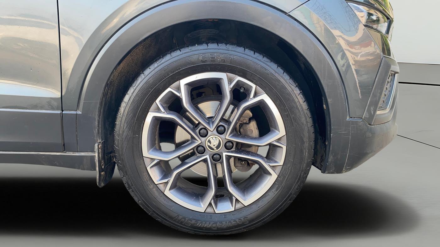 2022 Skoda KUSHAQ STYLE 1.0L TSI MT, Petrol, Manual, 71,896 km, Right Front Wheel