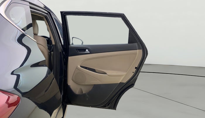 2017 Hyundai Tucson GLS 2WD AT DIESEL, Diesel, Automatic, 1,32,365 km, RHS Rear Door