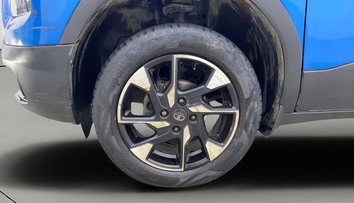 2023 Tata PUNCH CREATIVE AMT 1.2 RTN DUAL TONE, Petrol, Automatic, 24,114 km, Left Front Wheel