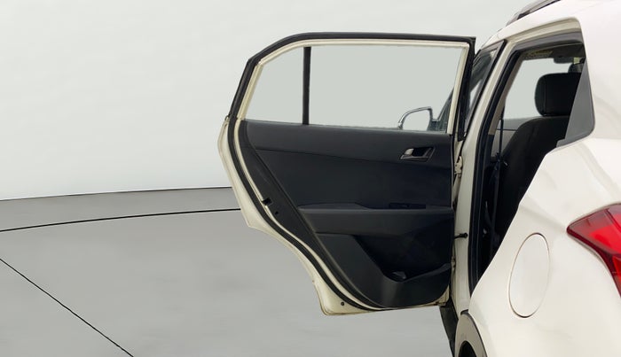 2017 Hyundai Creta SX PLUS AT 1.6 PETROL, CNG, Automatic, 1,17,634 km, LHS Rear Door