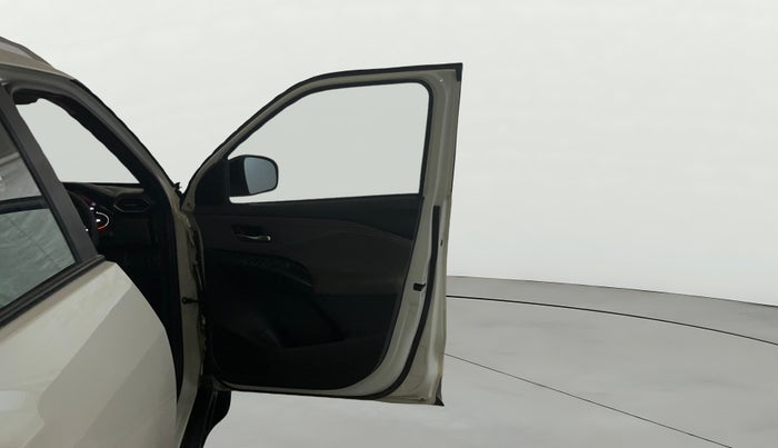 2025 Nissan MAGNITE N-Connecta B4D 1.0 Petrol MT, Petrol, Manual, 2,786 km, RHS Front Door