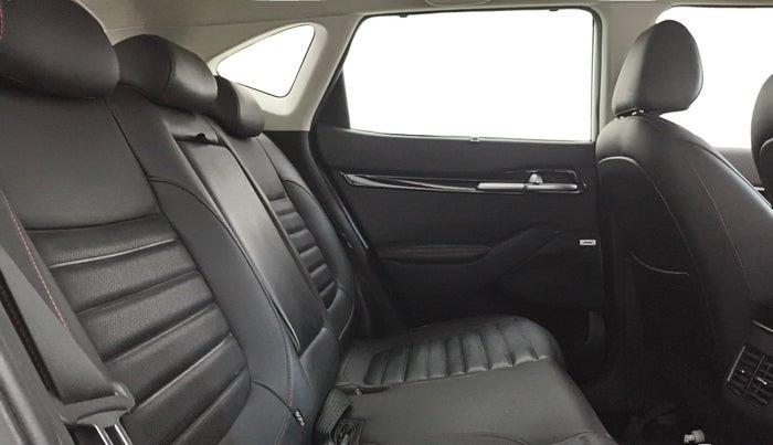 2020 KIA SELTOS GTX PLUS AT 1.5 DIESEL, Diesel, Automatic, 1,04,648 km, Right Side Rear Door Cabin