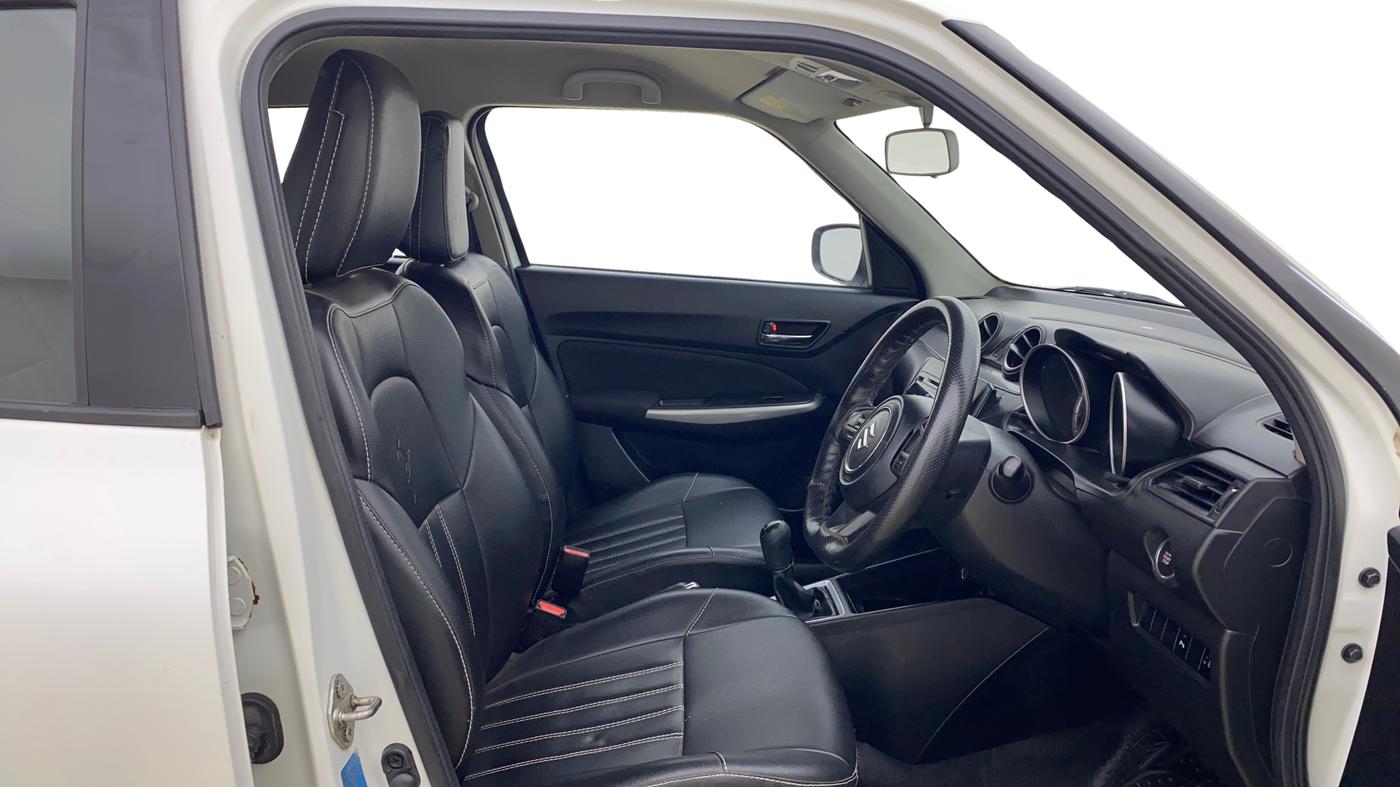 2018 Maruti Swift ZXI, Petrol, Manual, 78,014 km, Right Side Front Door Cabin