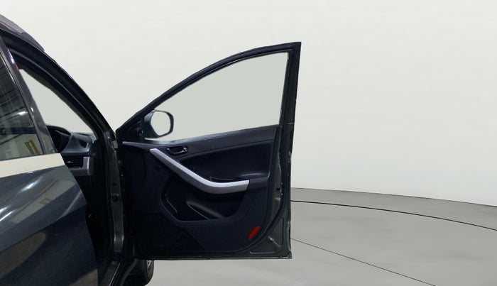 2022 Tata NEXON XMA SUNROOF PETROL, Petrol, Automatic, 27,827 km, RHS Front Door