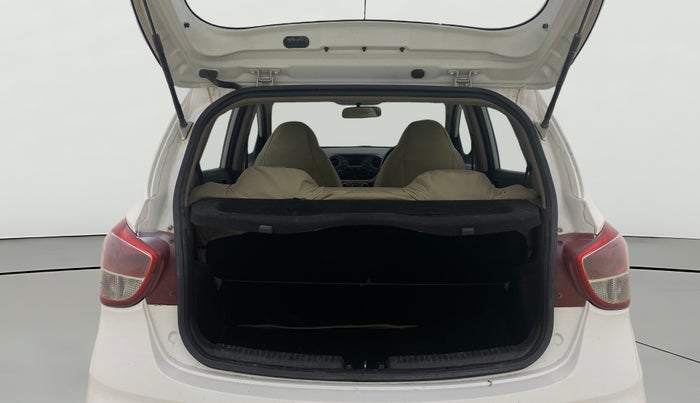 2018 Hyundai Grand i10 MAGNA 1.2 KAPPA VTVT, Petrol, Manual, 73,758 km, Boot Open Zoomed View