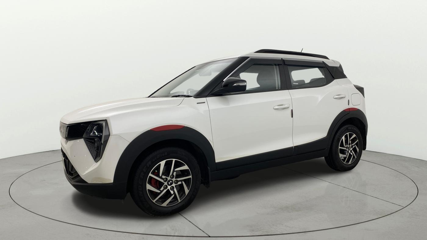 2024 Mahindra XUV 3XO AX5 1.2 L TCMPFI AT, Petrol, Automatic, 16,424 km, Left Front Diagonal