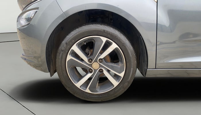 2022 Tata ALTROZ XZ PETROL, Petrol, Manual, 29,714 km, Left Front Wheel