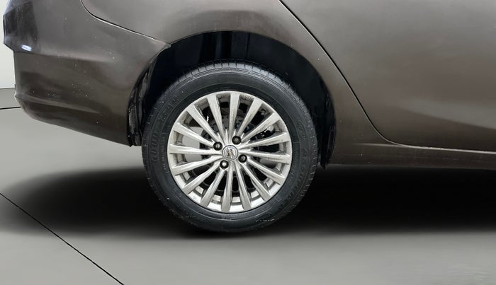 2015 Maruti Ciaz ZXI+ RS, Petrol, Manual, 89,704 km, Right Rear Wheel