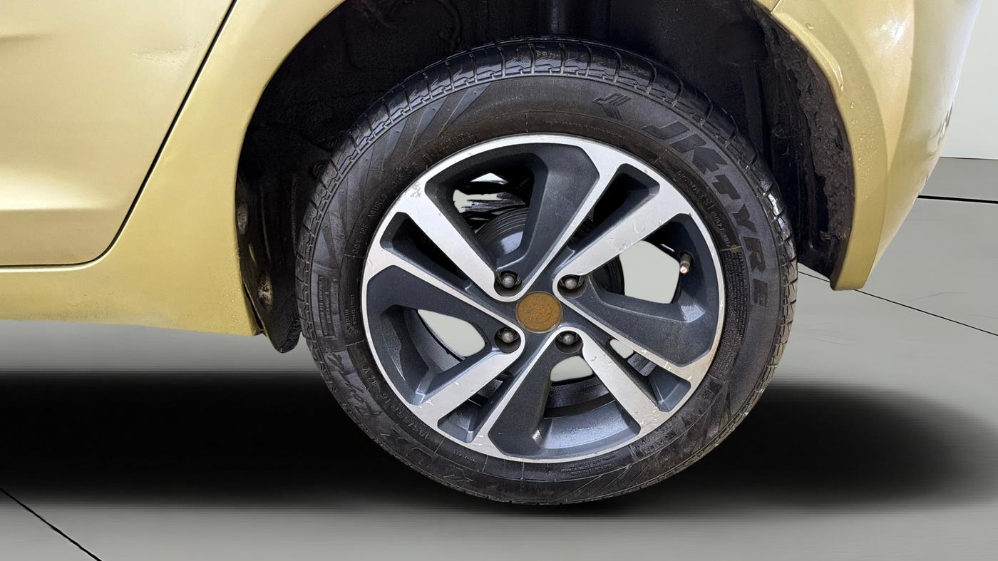 2020 Tata ALTROZ XZ PETROL, Petrol, Manual, 64,354 km, Left Rear Wheel