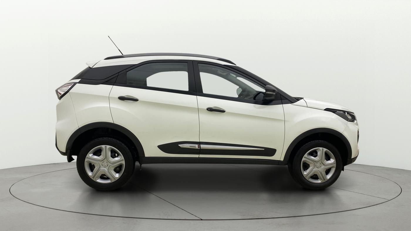 2022 Tata NEXON XMA SUNROOF PETROL, Petrol, Automatic, 14,378 km, Right Side View