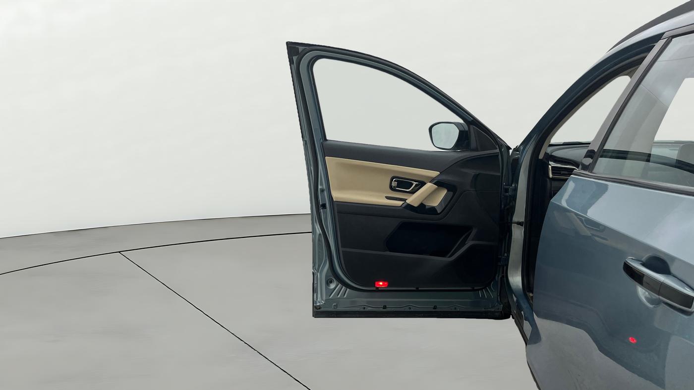2022 Tata Safari XZA PLUS, Diesel, Automatic, 45,363 km, LHS Front Door
