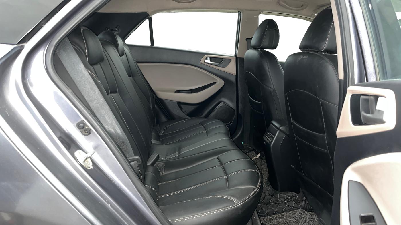 2020 Hyundai Elite i20 MAGNA PLUS 1.2, Petrol, Manual, 48,878 km, Right Side Rear Door Cabin