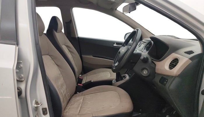 2014 Hyundai Xcent S (O) 1.2, Petrol, Manual, 1,03,307 km, Right Side Front Door Cabin