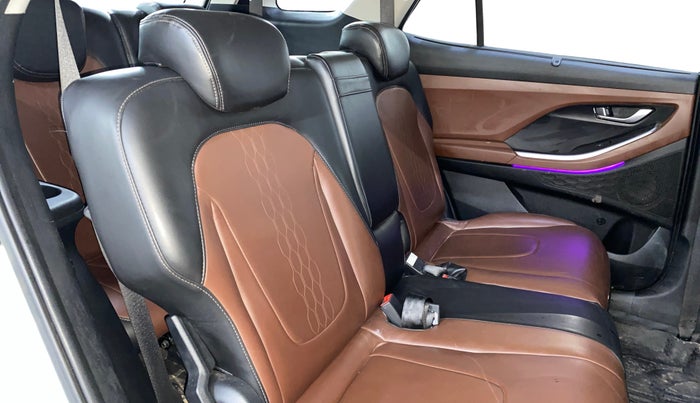 2022 Hyundai ALCAZAR PRESTIGE 2.0 MT 7STR, Petrol, Manual, 26,698 km, Right Side Rear Door Cabin