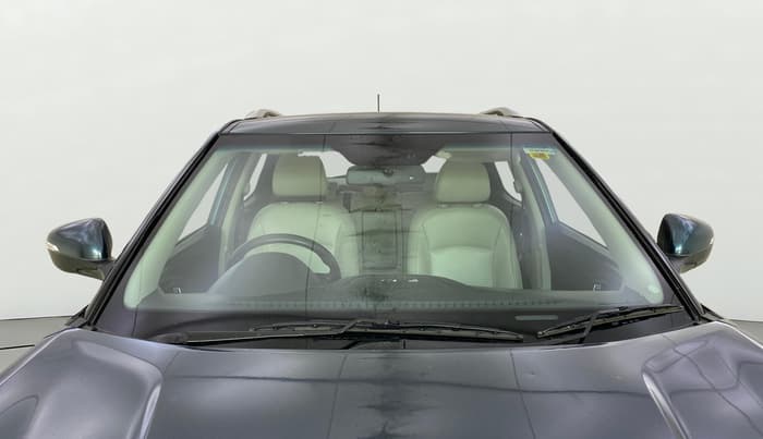 2019 Mahindra XUV300 W8 (O) 1.5 DIESEL AMT, Diesel, Automatic, 55,796 km, Front Windshield