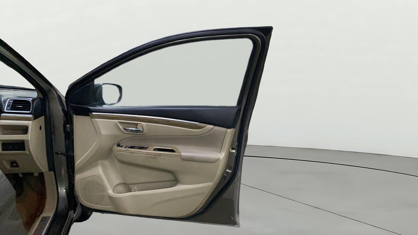 2018 Maruti Ciaz ALPHA 1.5 SHVS PETROL, Petrol, Manual, 82,378 km, RHS Front Door