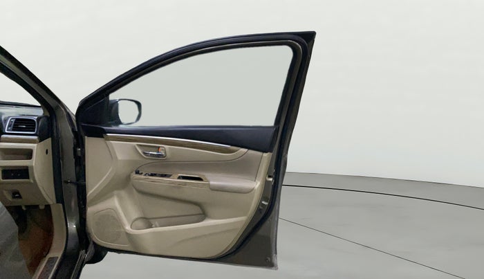 2018 Maruti Ciaz ALPHA 1.5 SHVS PETROL, Petrol, Manual, 82,378 km, RHS Front Door