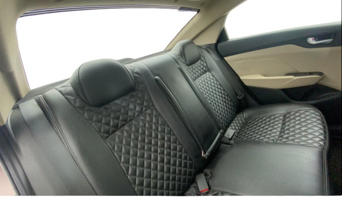 2018 Hyundai Verna 1.6 EX VTVT AT, Petrol, Automatic, 74,022 km, Right Side Rear Door Cabin