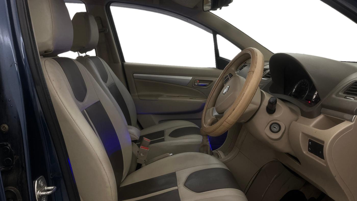 2016 Maruti Ertiga VXI, Petrol, Manual, 67,078 km, Right Side Front Door Cabin