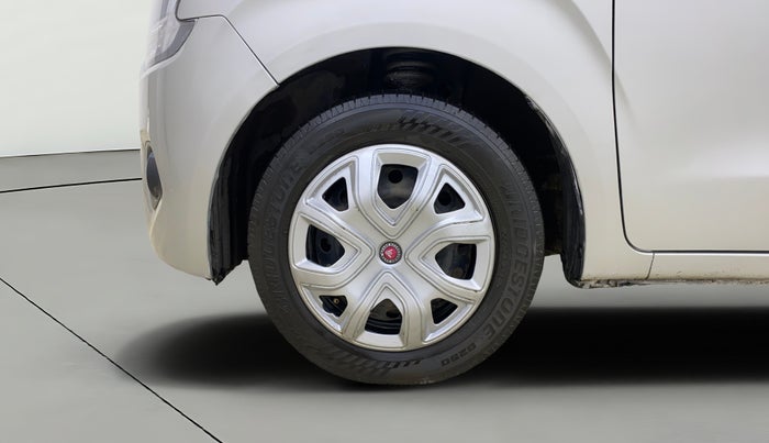 2022 Maruti New Wagon-R VXI CNG 1.0, CNG, Manual, 68,865 km, Left Front Wheel