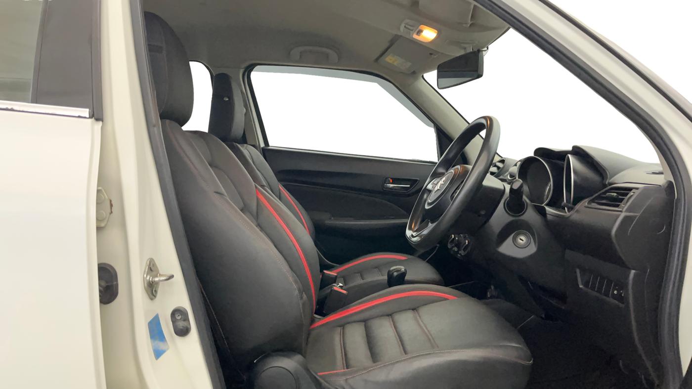2018 Maruti Swift VXI AMT, Petrol, Automatic, 59,746 km, Right Side Front Door Cabin