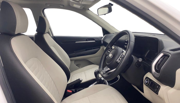 2020 KIA SONET HTX 1.0 IMT, Petrol, Manual, 42,801 km, Right Side Front Door Cabin