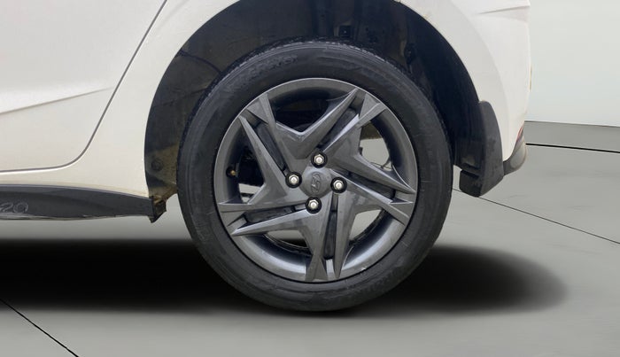 2021 Hyundai NEW I20 SPORTZ 1.2 AT, Petrol, Automatic, 21,650 km, Left Rear Wheel