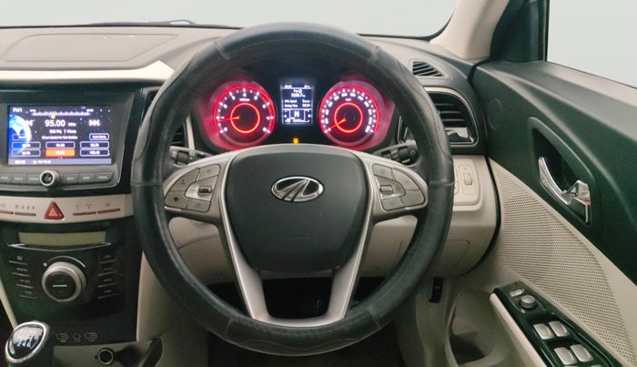 2019 Mahindra XUV300 W8 (O) 1.2 PETROL, Petrol, Manual, 62,636 km, Steering Wheel Close Up