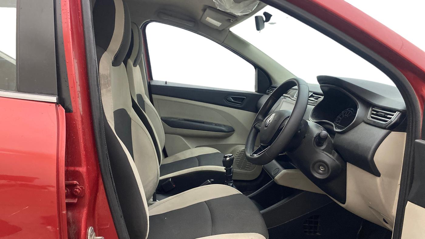 2019 Renault TRIBER RXT, Petrol, Manual, 56,337 km, Right Side Front Door Cabin