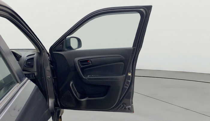 2022 Maruti Vitara Brezza VXI, Petrol, Manual, 18,676 km, RHS Front Door