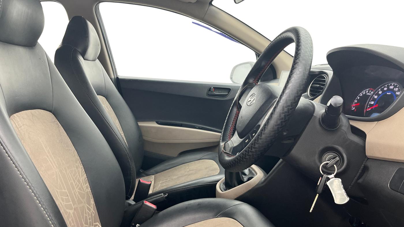 2014 Hyundai Grand i10 MAGNA 1.2 KAPPA VTVT, Petrol, Manual, 1,02,991 km, Right Side Front Door Cabin