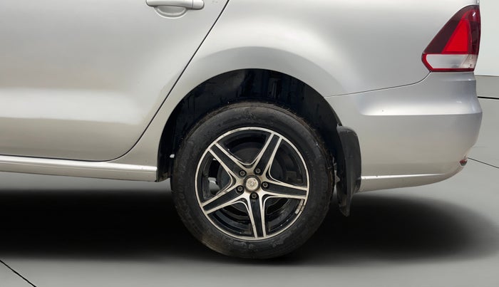 2015 Volkswagen Vento COMFORTLINE 1.6, Petrol, Manual, 90,615 km, Left Rear Wheel