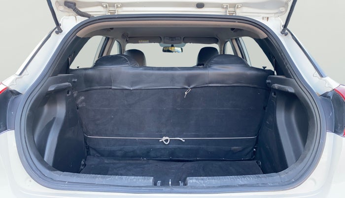 2019 Hyundai Elite i20 MAGNA PLUS 1.2, Petrol, Manual, 66,231 km, Boot Open Zoomed View